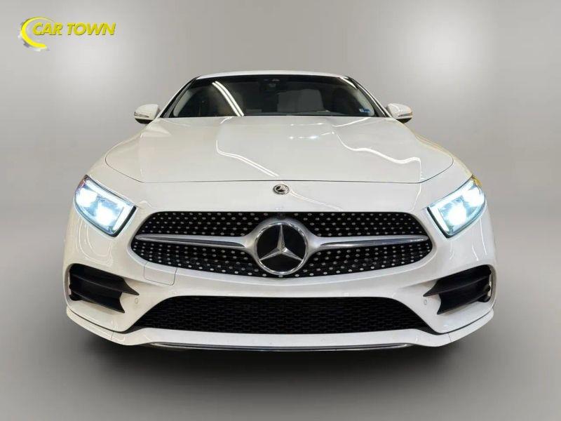 Vehicle photo 4
