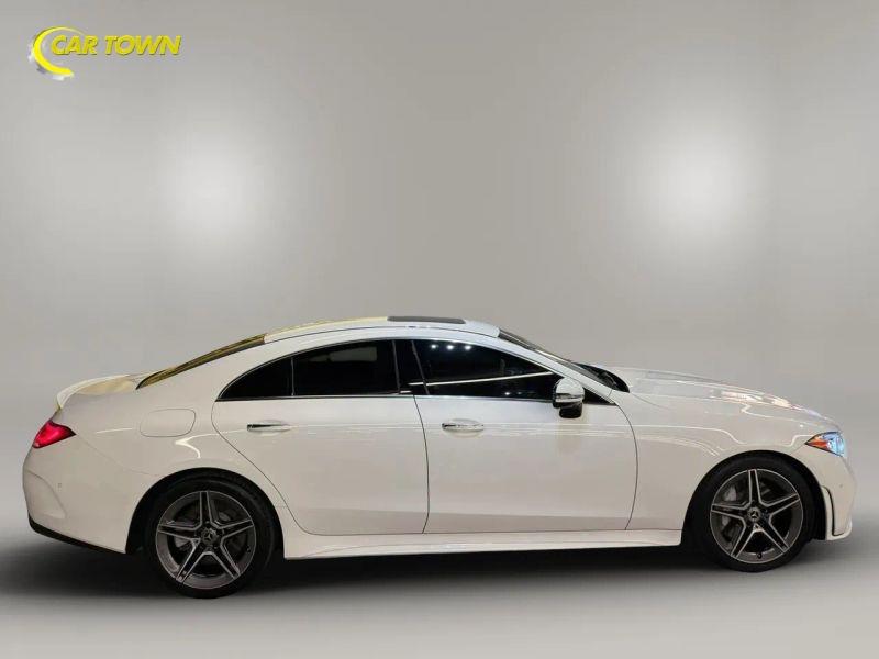 Vehicle photo 7