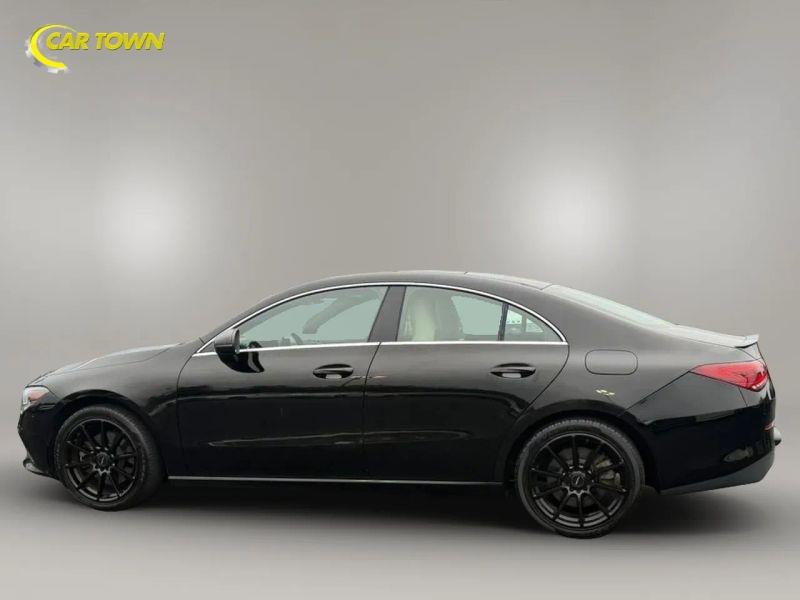 Vehicle photo 14