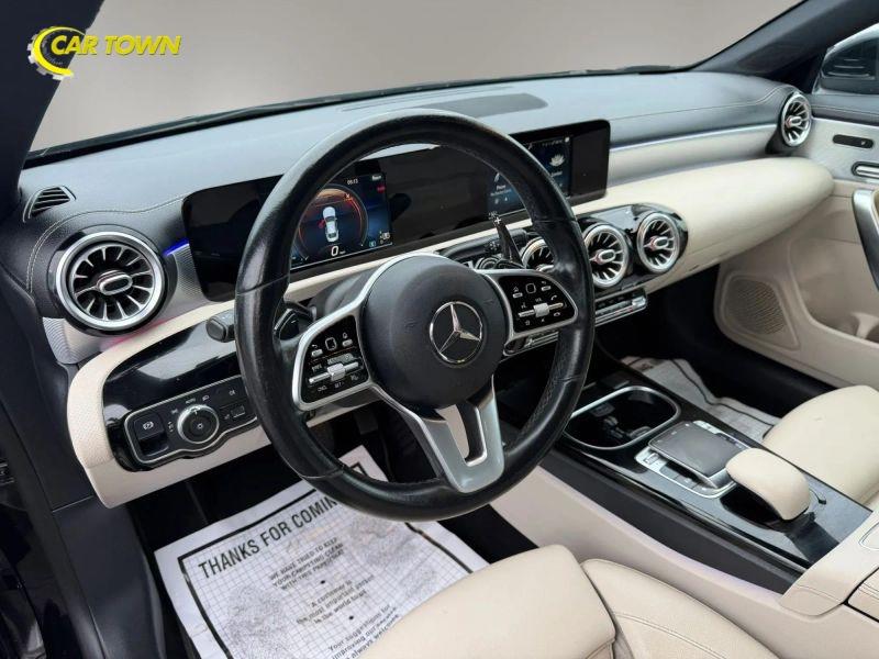 Vehicle photo 16