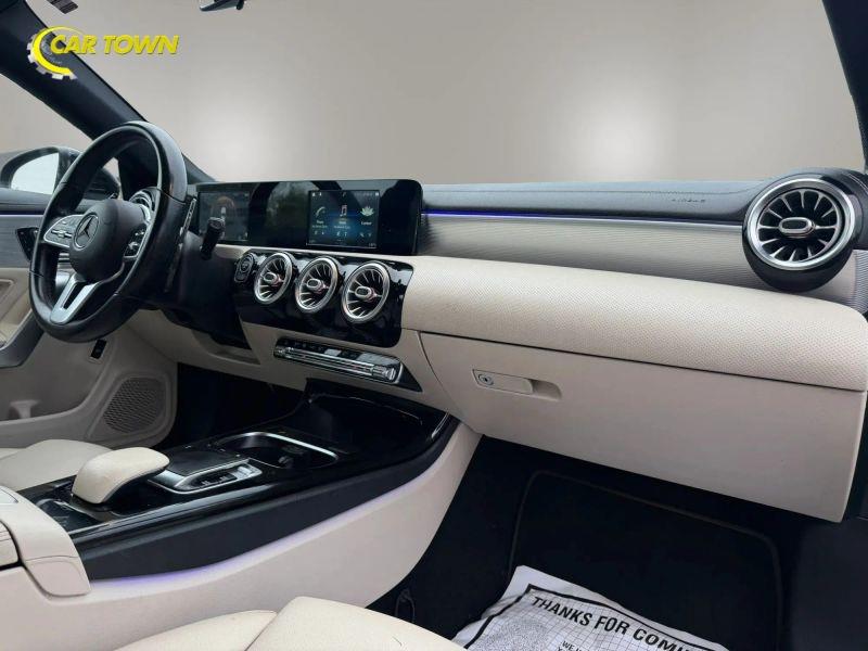 Vehicle photo 20