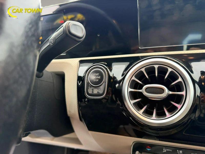 Vehicle photo 35