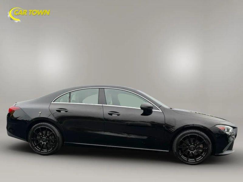 Vehicle photo 7