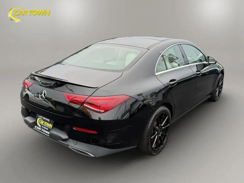 Vehicle photo 8