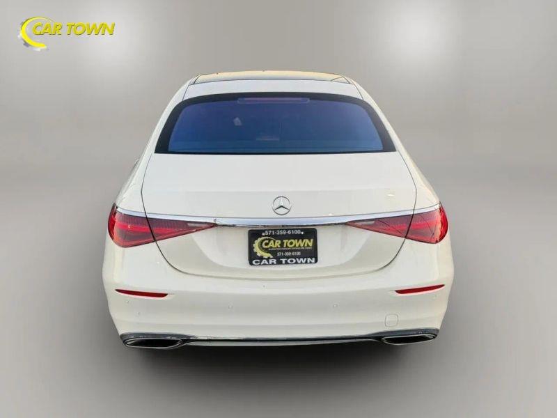 Vehicle photo 10