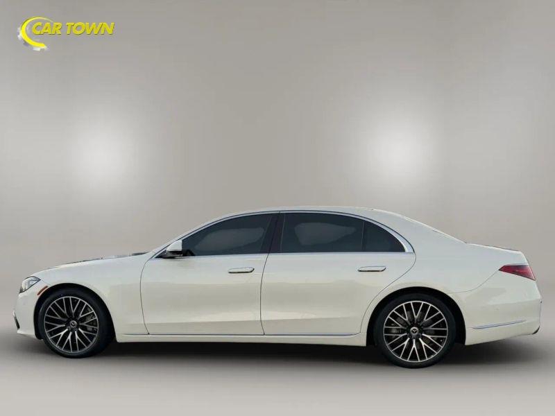 Vehicle photo 14