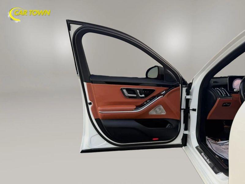 Vehicle photo 17