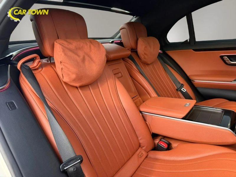 Vehicle photo 21