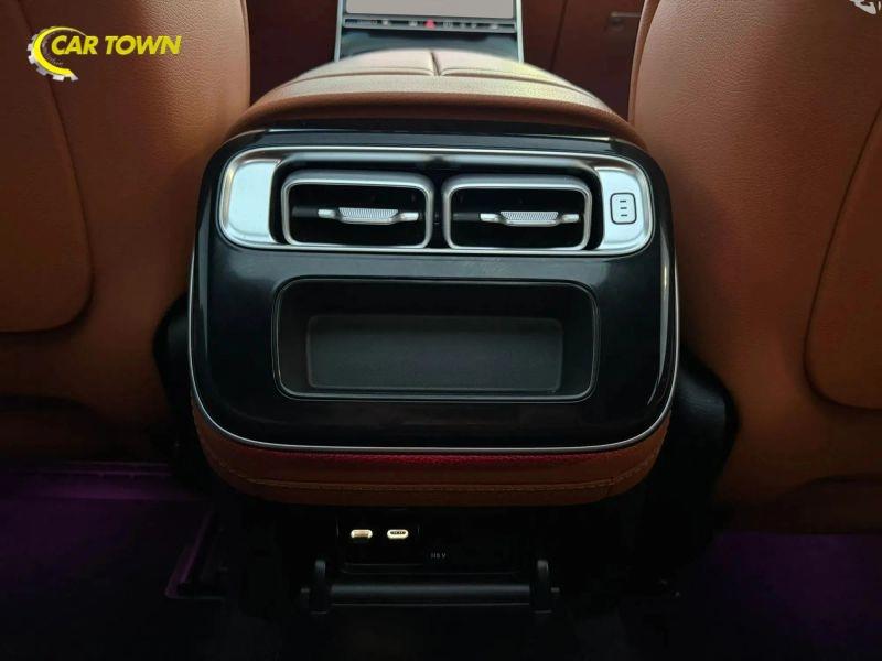 Vehicle photo 33