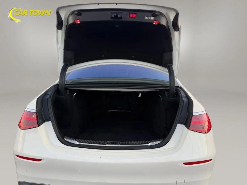 Vehicle photo 35