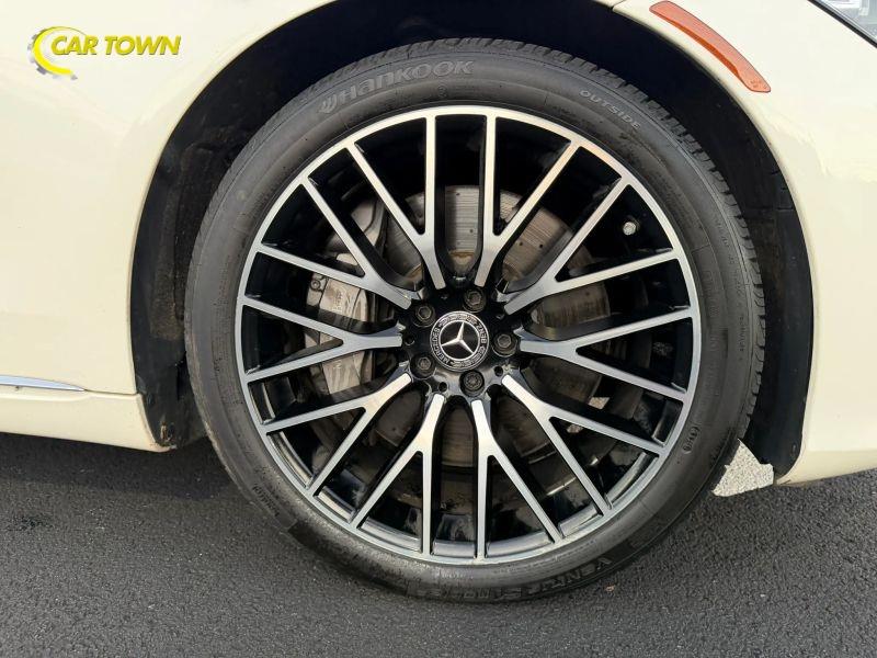 Vehicle photo 40