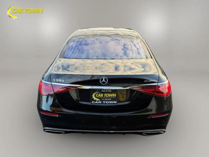 Vehicle photo 10