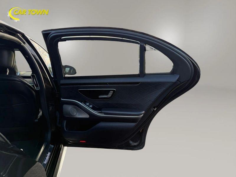 Vehicle photo 22