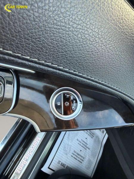 Vehicle photo 28