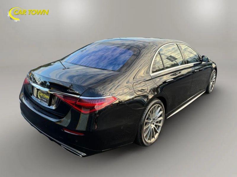Vehicle photo 8