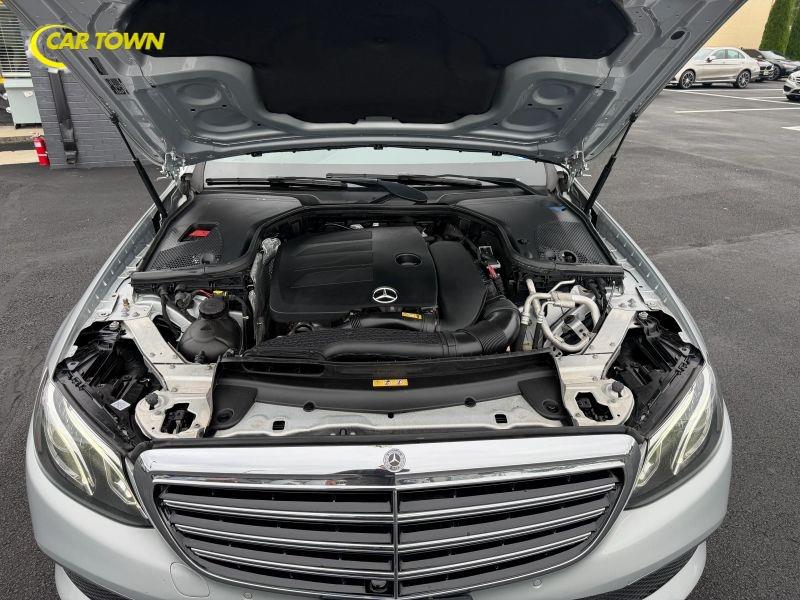 Vehicle photo 36