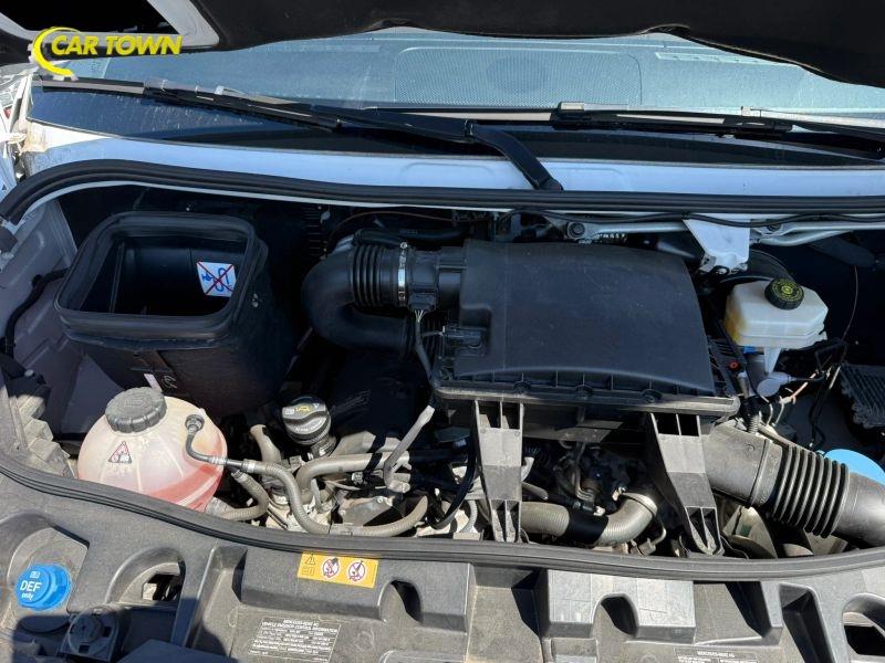 Vehicle photo 18