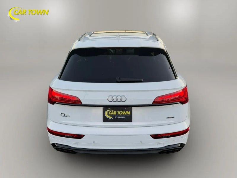Vehicle photo 10