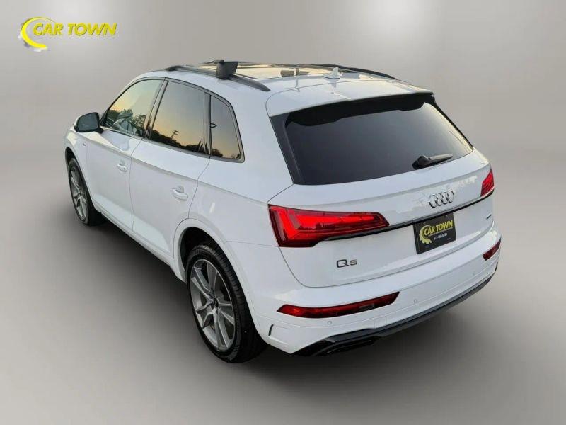 Vehicle photo 12
