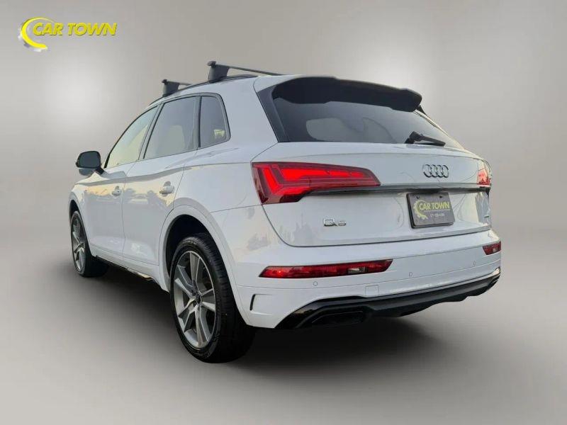 Vehicle photo 13