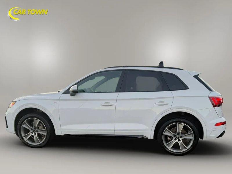 Vehicle photo 14
