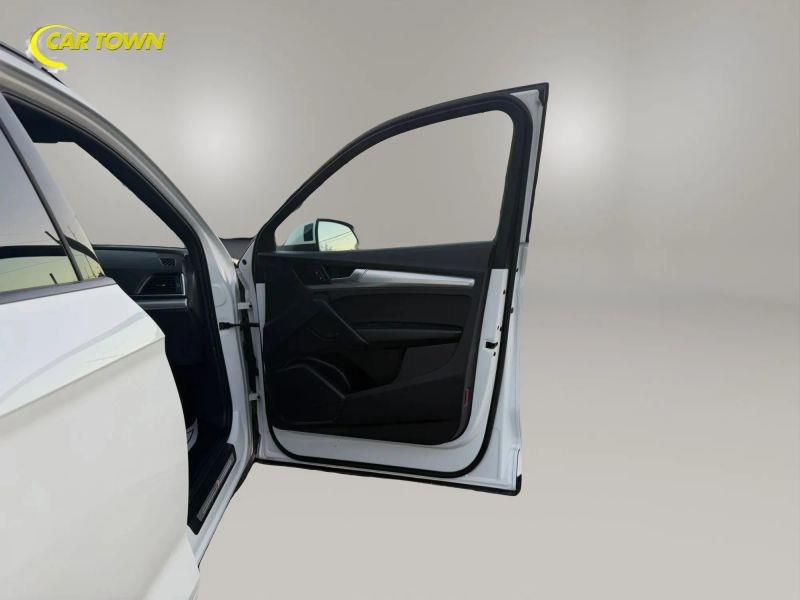 Vehicle photo 22