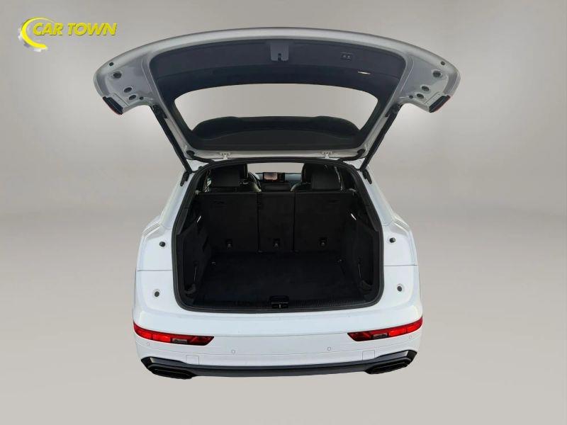 Vehicle photo 25