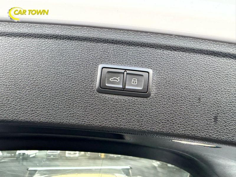 Vehicle photo 26