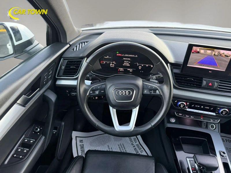 Vehicle photo 28