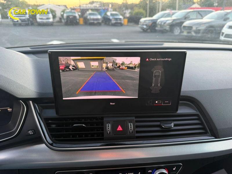 Vehicle photo 31