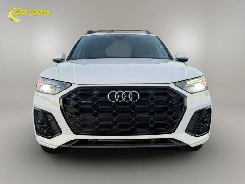 Vehicle photo 4