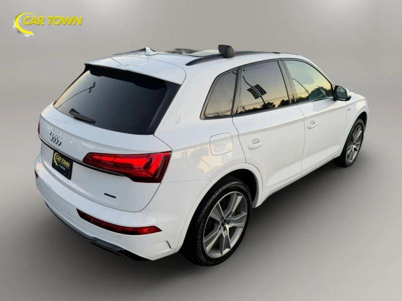 Vehicle photo 8