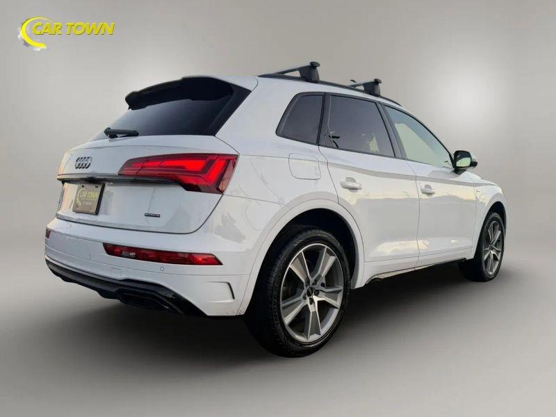 Vehicle photo 9
