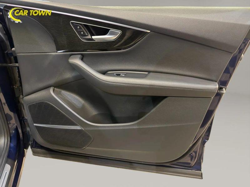 Vehicle photo 22