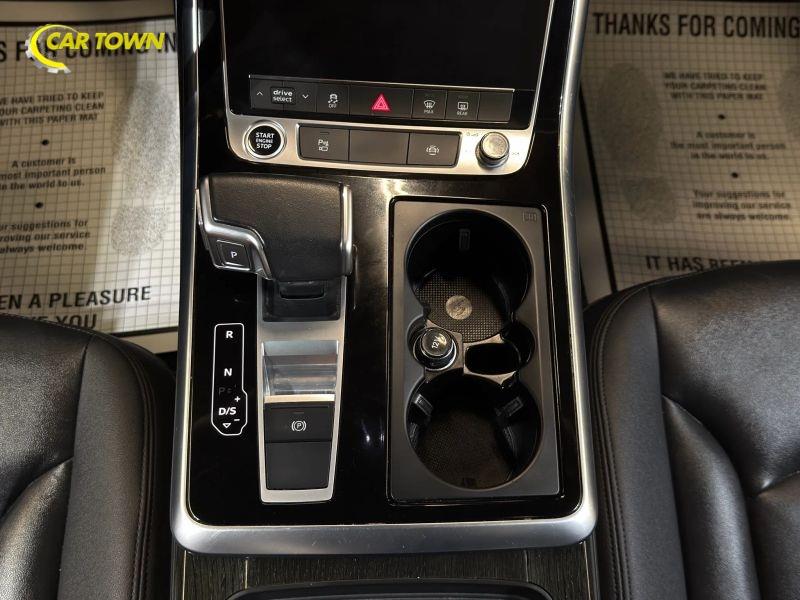 Vehicle photo 32
