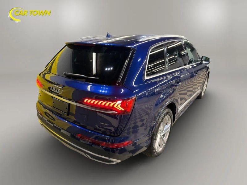 Vehicle photo 8
