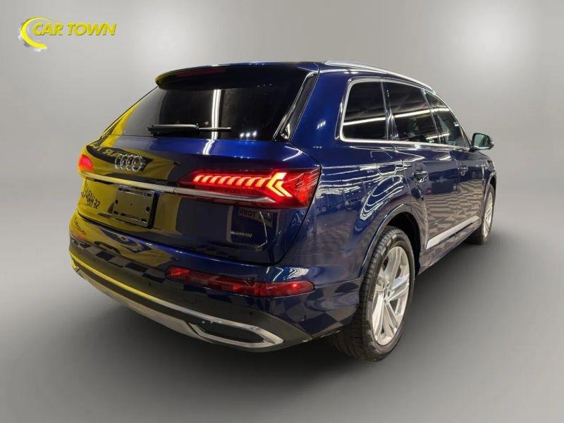 Vehicle photo 9