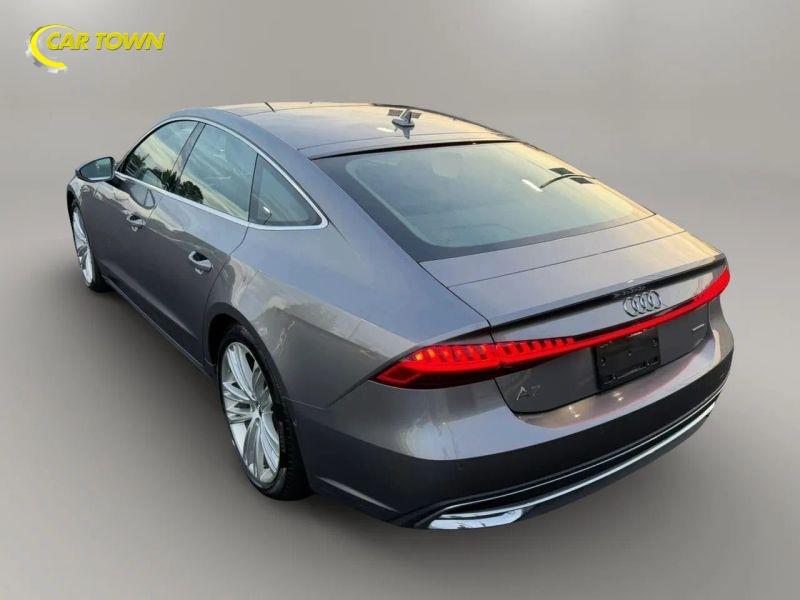 Vehicle photo 12