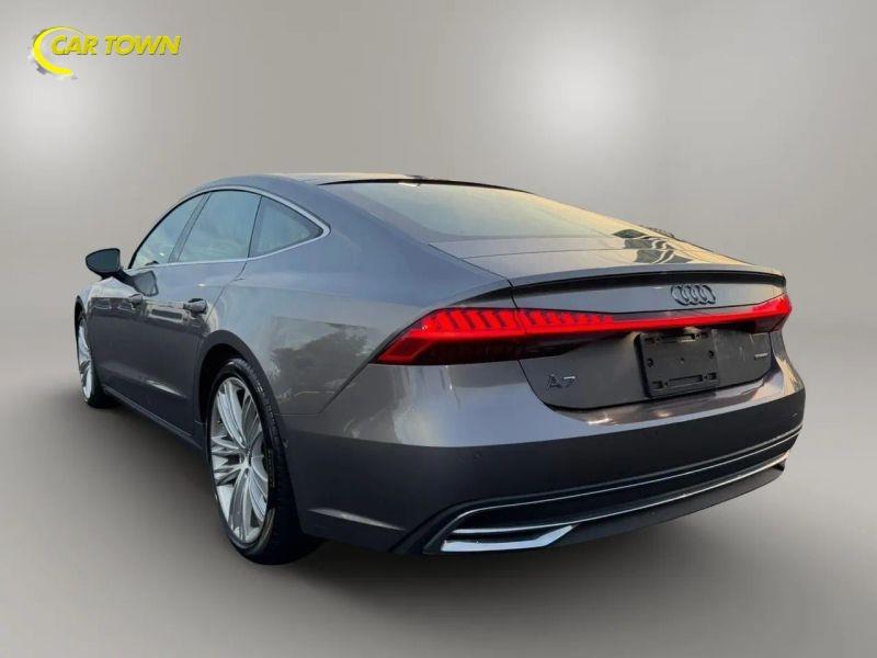 Vehicle photo 13