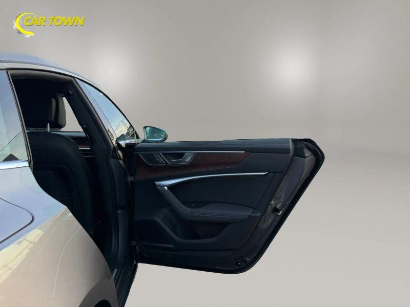 Vehicle photo 31