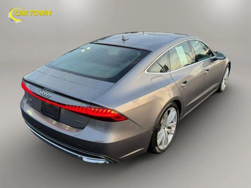Vehicle photo 8