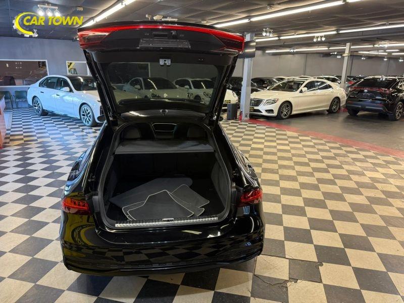 Vehicle photo 32