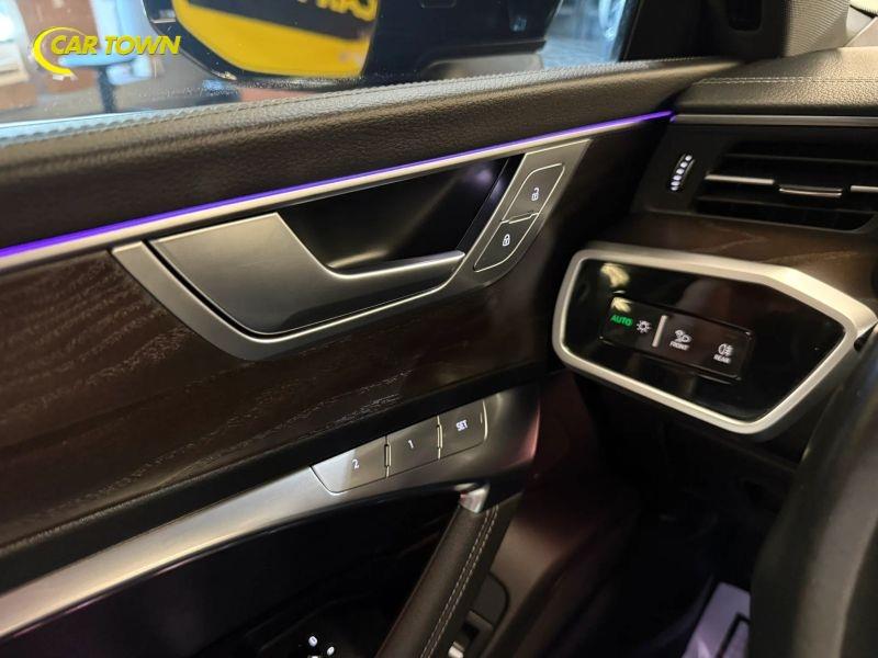 Vehicle photo 45