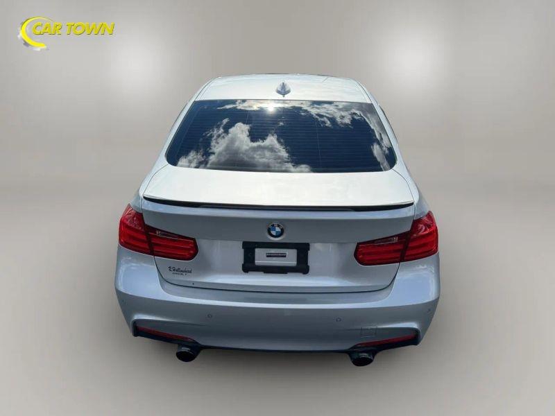 Vehicle photo 10