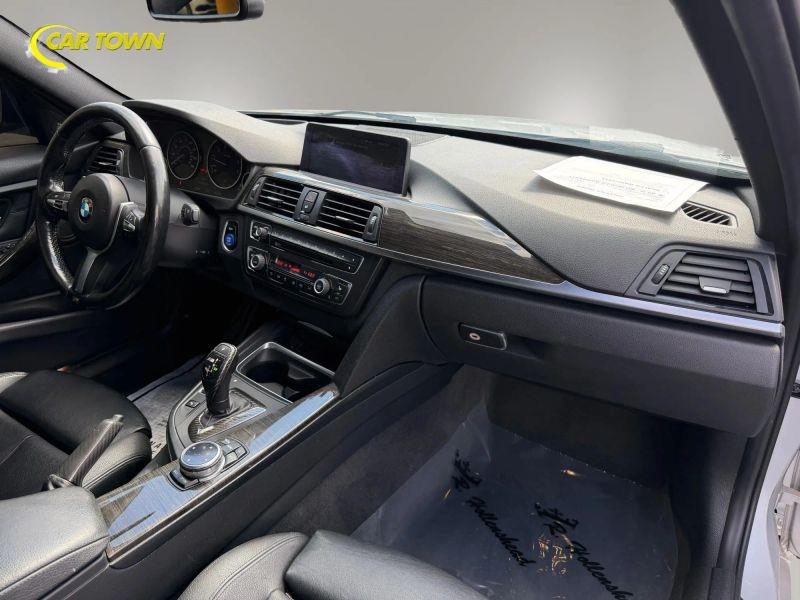 Vehicle photo 18