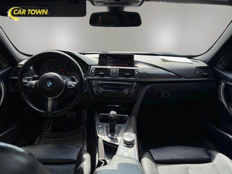 Vehicle photo 28