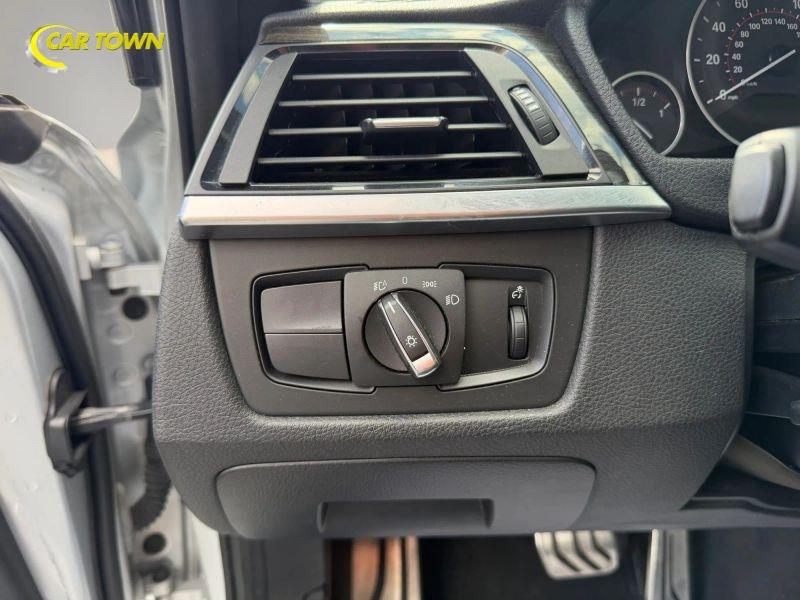 Vehicle photo 31