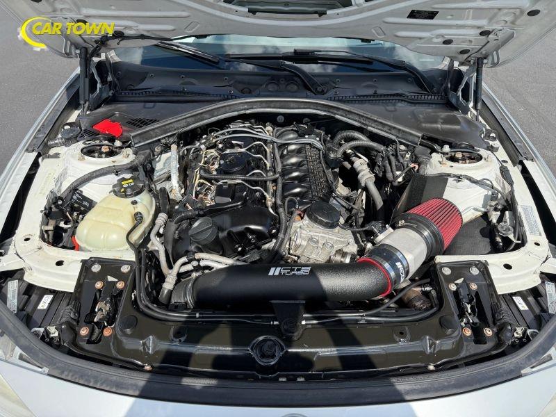 Vehicle photo 35
