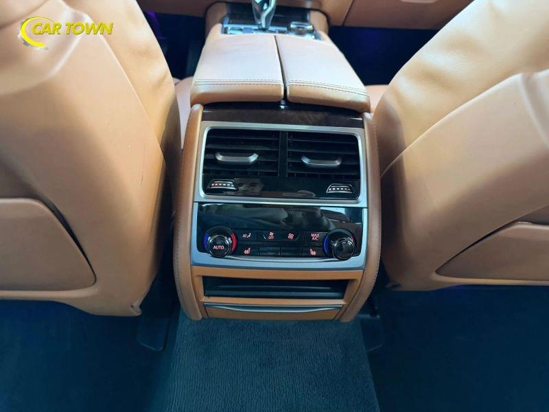 Vehicle photo 31