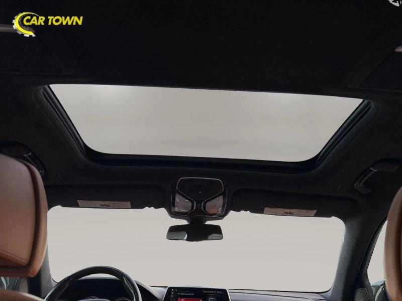 Vehicle photo 32